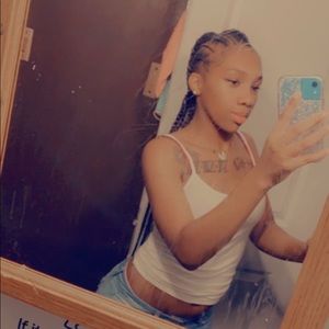 Meet your Posher, Simone